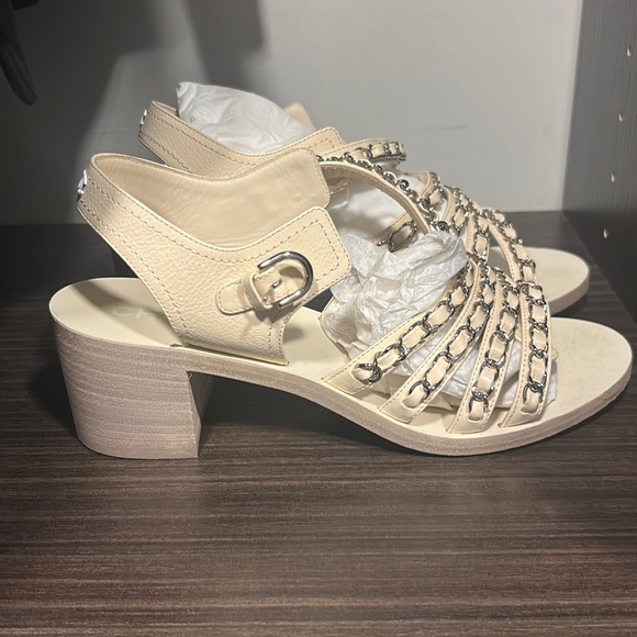 Chanel block chain sandal heels - Picture 3 of 6